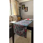 Camino de mesa de terciopelo azul brillante con diseño de alfombra decorativa impresa para 6 personas, tamaño 14 x 72 pulgadas