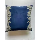 Juego de 2 fundas de cojín bordadas | Azul real y blanco roto | Terciopelo y seda flameada | 40,6 x 40,6 cm