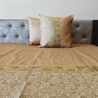 Brocado Tanchui Oro Real | Beige | Colcha tamaño King con funda de cojín | Banarasi | Bordado Zari