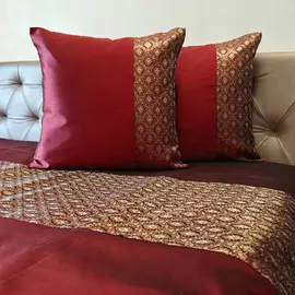Funda de cama Banarasi Brocade Luxe | Granate | Funda de cama tamaño king con funda de cojín | Banarasi | Trabajo Zari